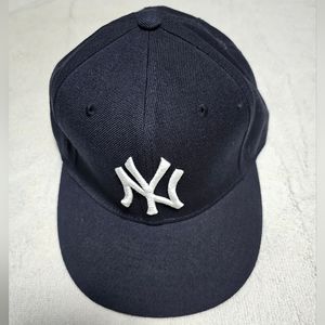 Navy Blue Fitted 7 1/4 Yankee Cap 59Fifty New Era